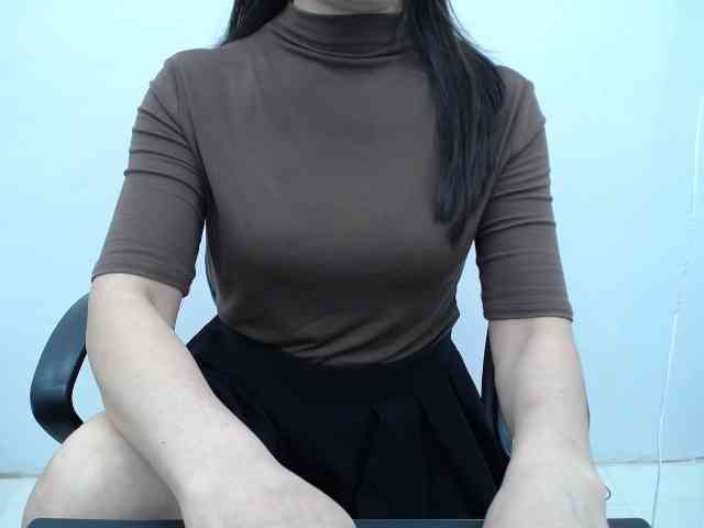 Lady-Young webcam