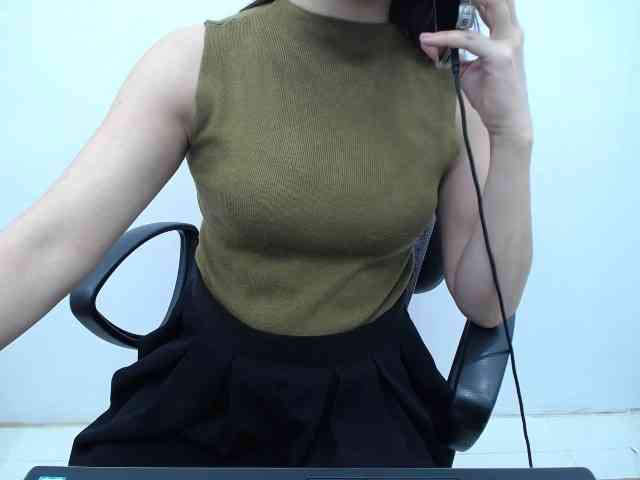 Lady-Young webcam
