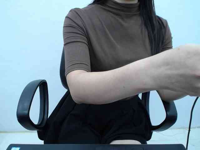Lady-Young webcam