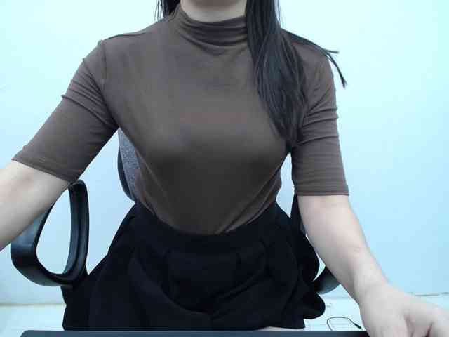 Lady-Young webcam
