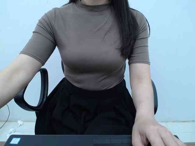 Lady-Young webcam