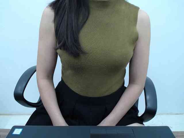 Lady-Young webcam