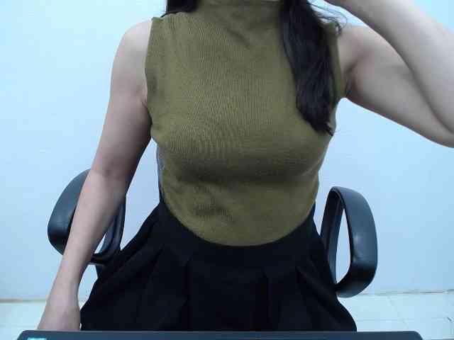 Lady-Young webcam