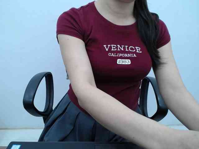 Lady-Young webcam