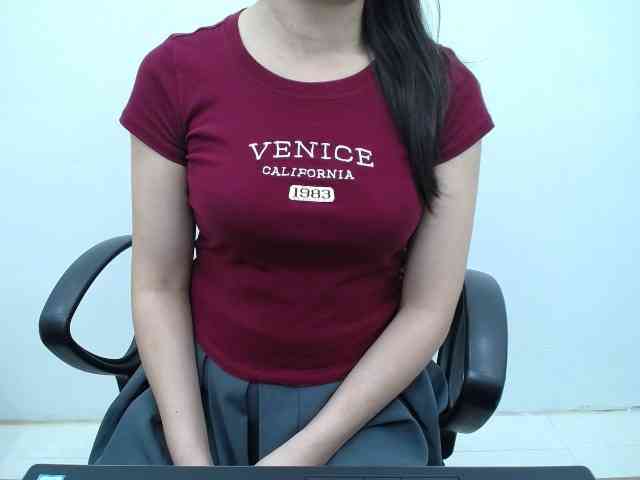 Lady-Young webcam