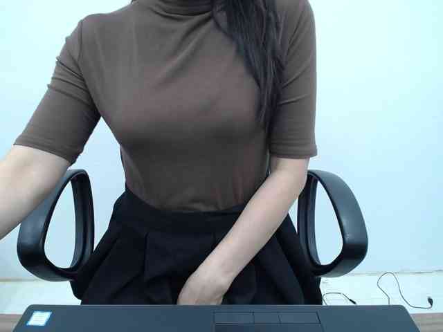 Lady-Young webcam