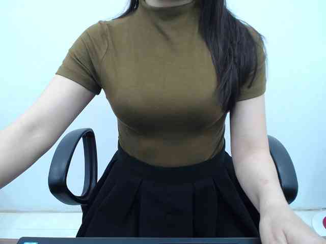 Lady-Young webcam