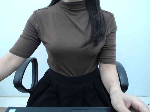 Lady-Young webcam