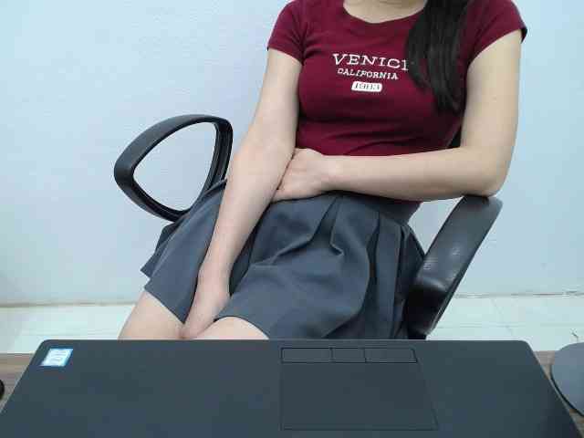 Lady-Young webcam