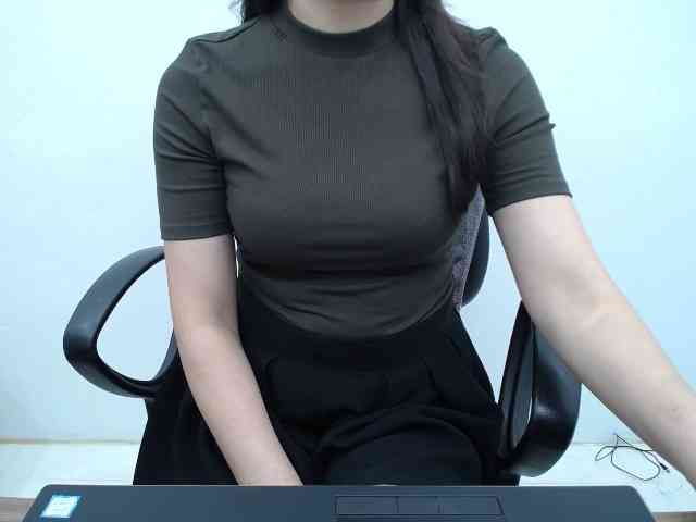 Lady-Young webcam