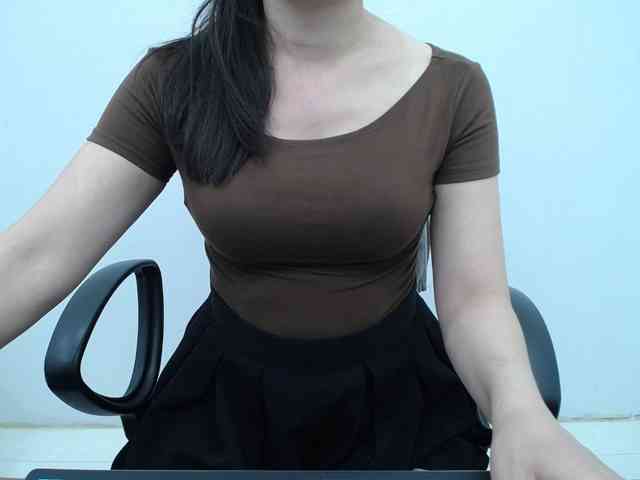 Lady-Young webcam