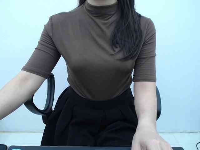 Lady-Young webcam