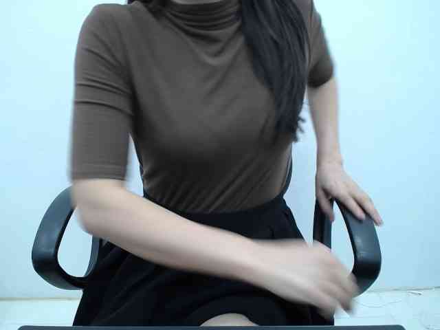 Lady-Young webcam