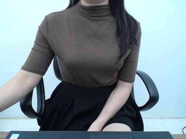 Lady-Young webcam