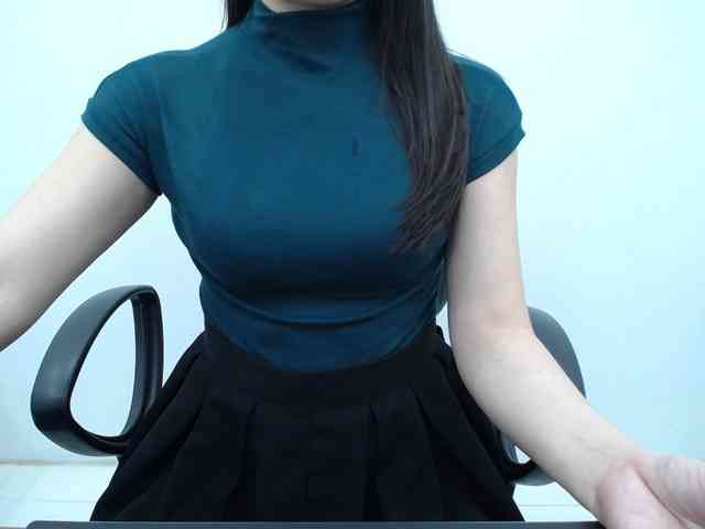 Lady-Young webcam