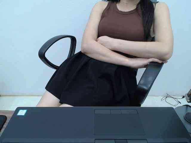 Lady-Young webcam