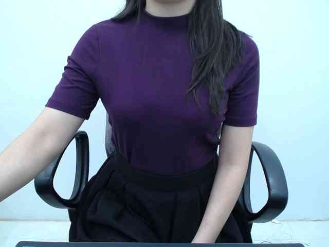 Lady-Young webcam