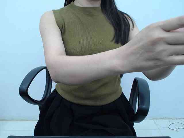 Lady-Young webcam
