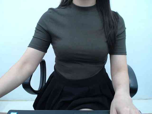 Lady-Young webcam