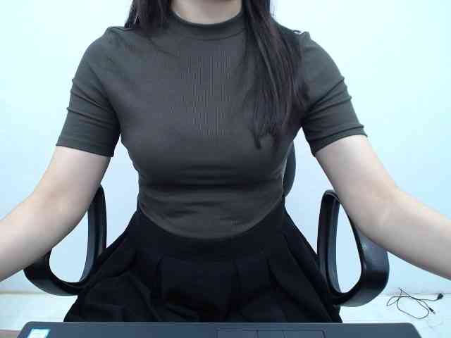 Lady-Young webcam