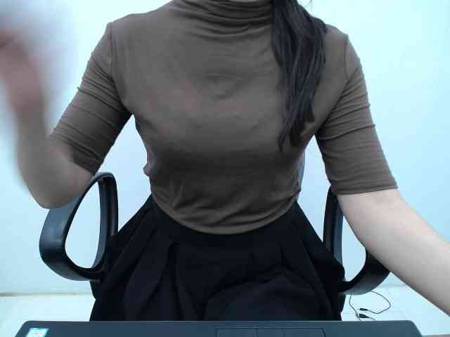 Lady-Young webcam