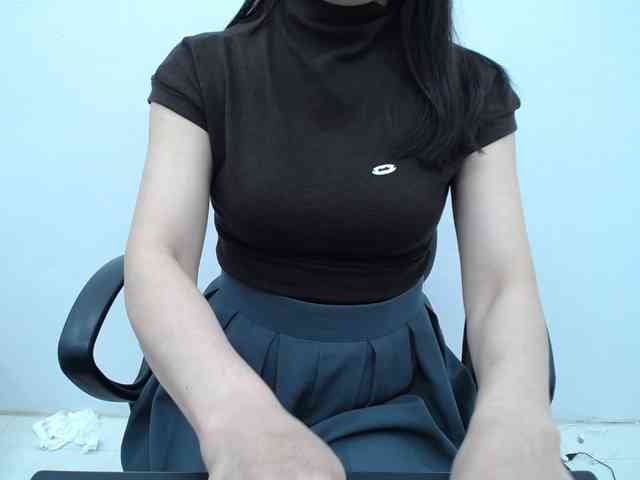 Lady-Young webcam