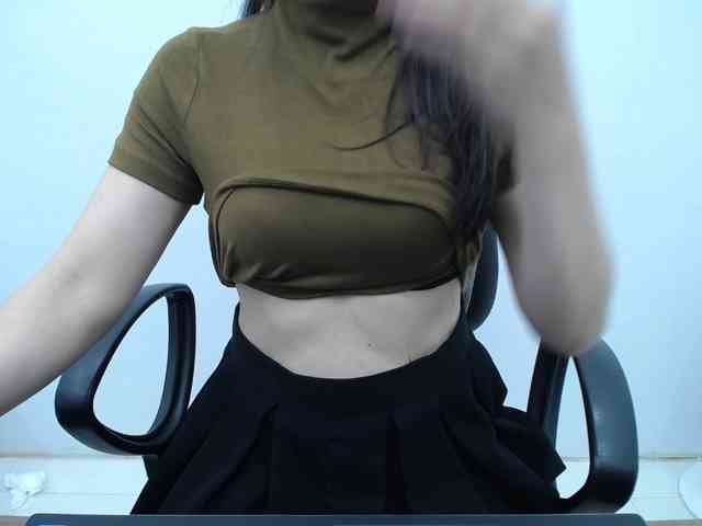 Lady-Young webcam
