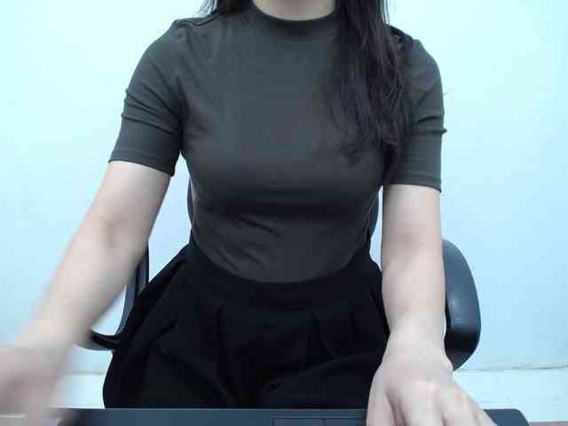 Lady-Young webcam