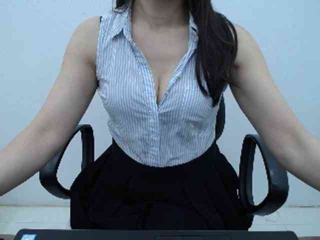 Lady-Young Live Webcam on BongaCams