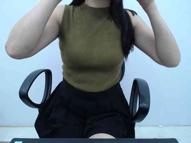 Lady-Young webcam