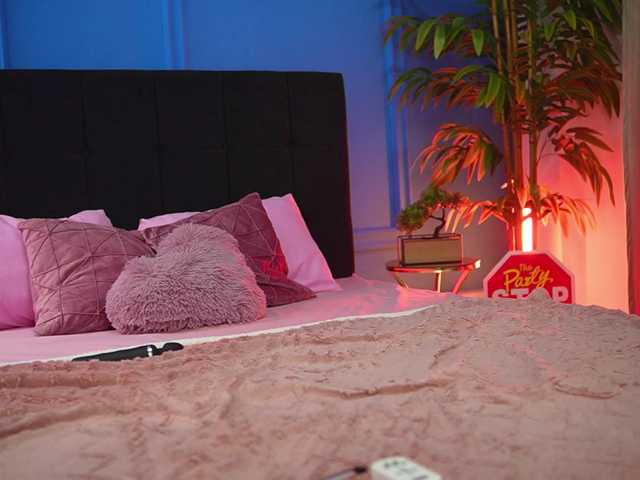 AlexxisRae from BongaCams