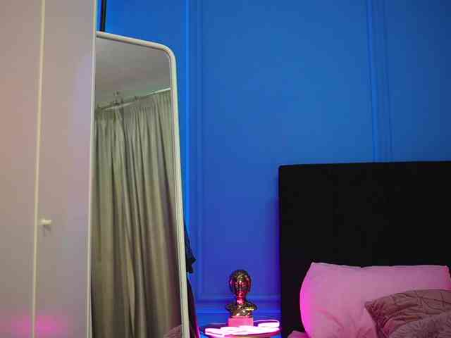 AlexxisRae AlexxisRae