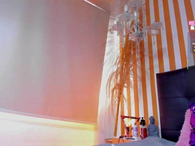 LunaToledo's BongaCams show and profile