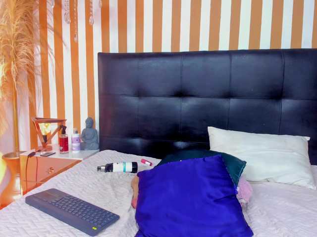 LunaToledo's BongaCams show and profile