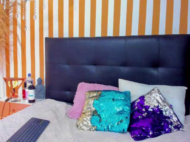 LunaToledo's BongaCams show and profile