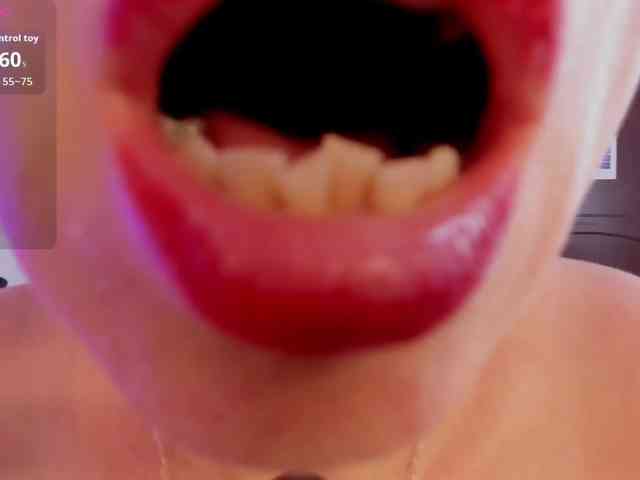NairaSkye webcam