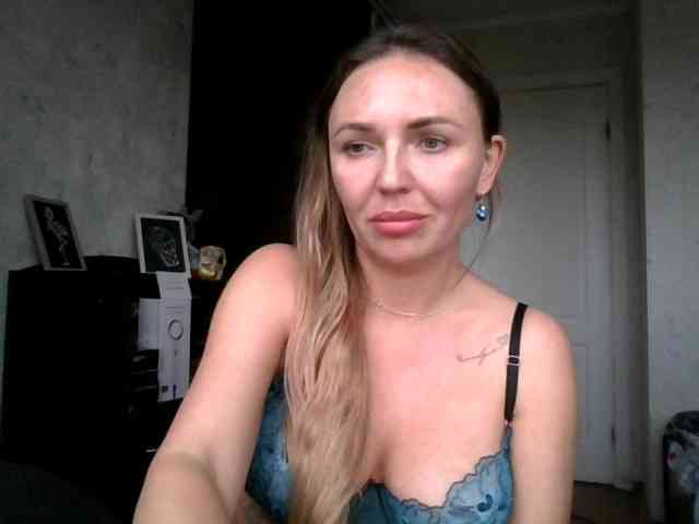 CuteAngelina webcam