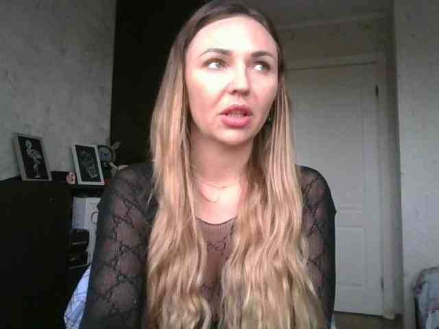 CuteAngelina webcam