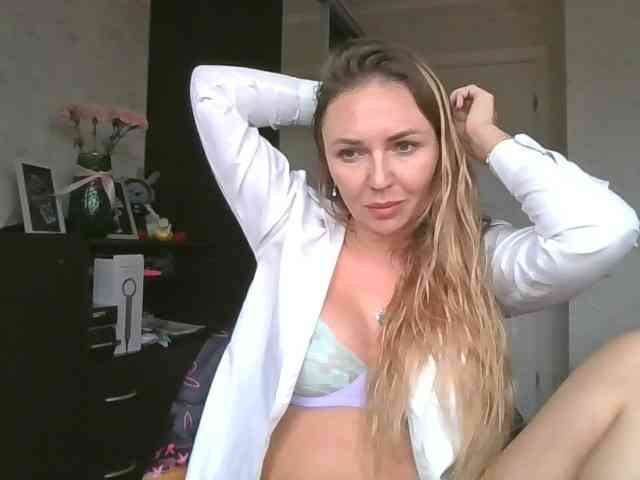 CuteAngelina webcam