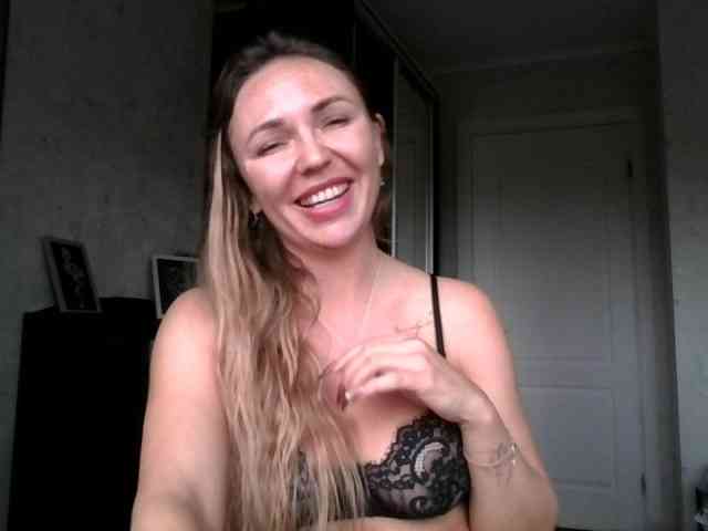 CuteAngelina webcam