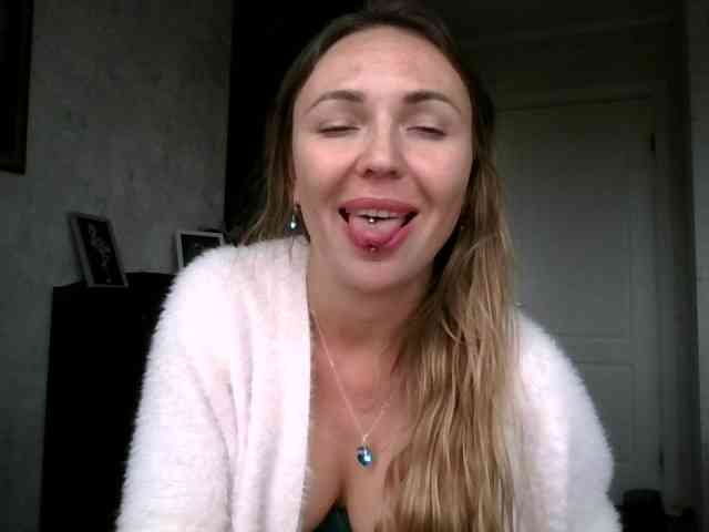 CuteAngelina webcam
