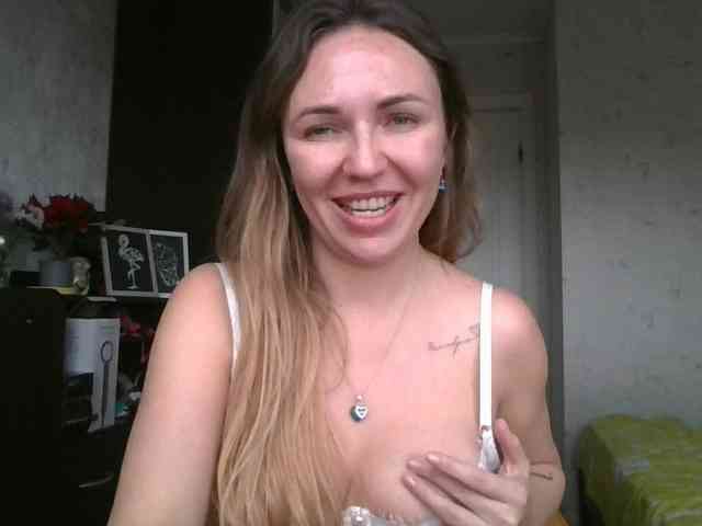 CuteAngelina webcam
