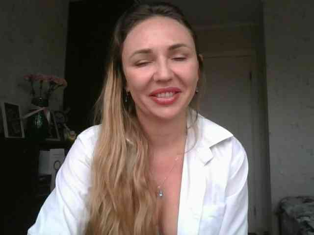 CuteAngelina webcam