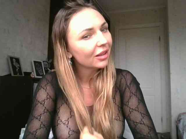 CuteAngelina webcam