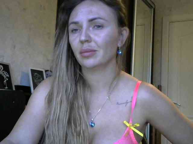 CuteAngelina webcam