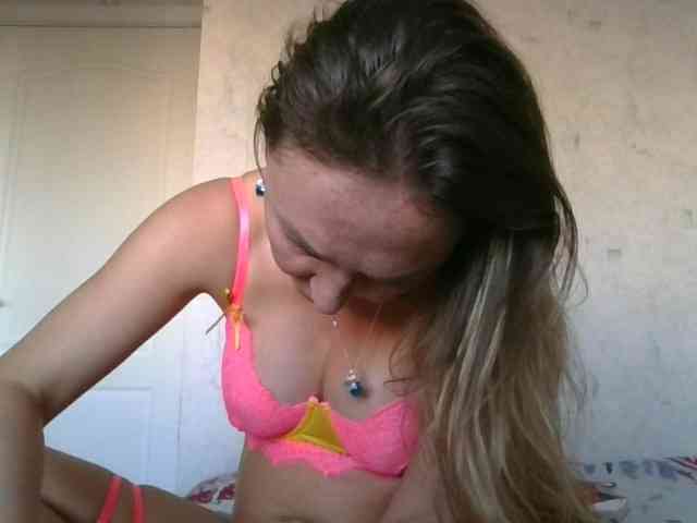 CuteAngelina webcam