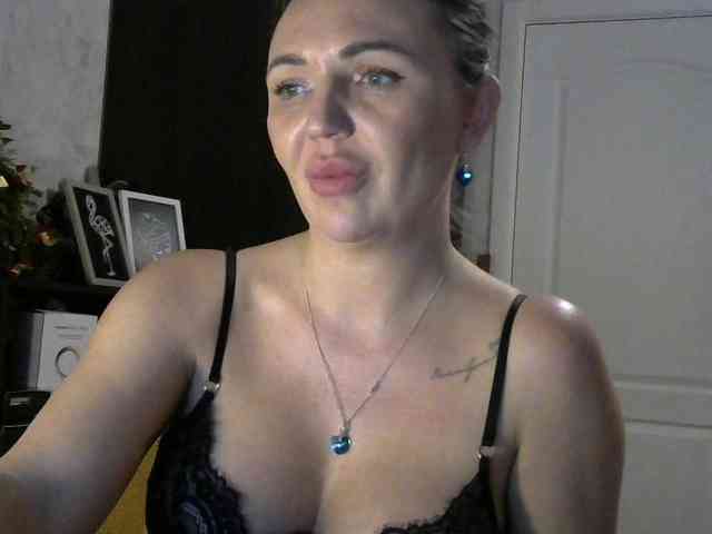 CuteAngelina webcam