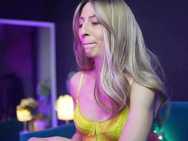 RubyRya's BongaCams show and profile