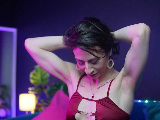 RubyRya live cam profile