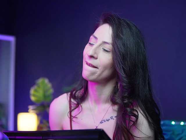 RubyRya live cam profile